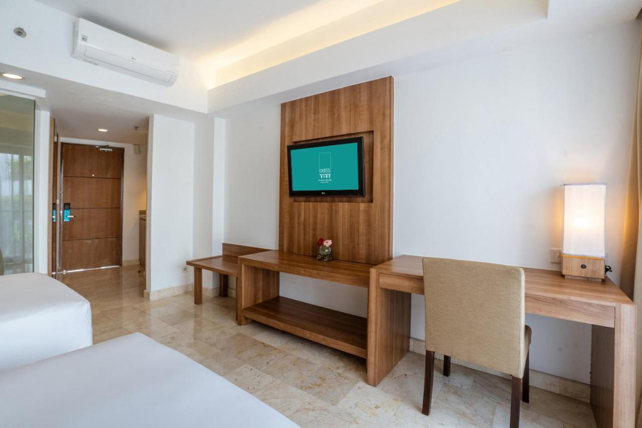 Отель Park Regis Kuta Кута Экстерьер фото